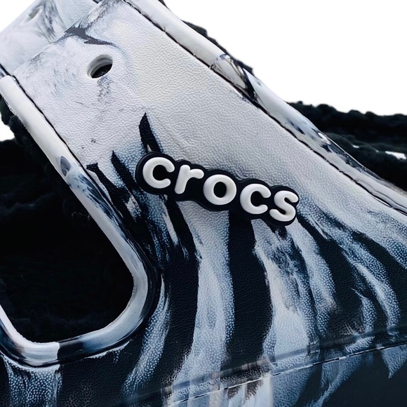 Crocs Sandals Classic Cozzzy Men's Black White Marble Tie Dye Slide Size 13 - Picture 3 of 13
